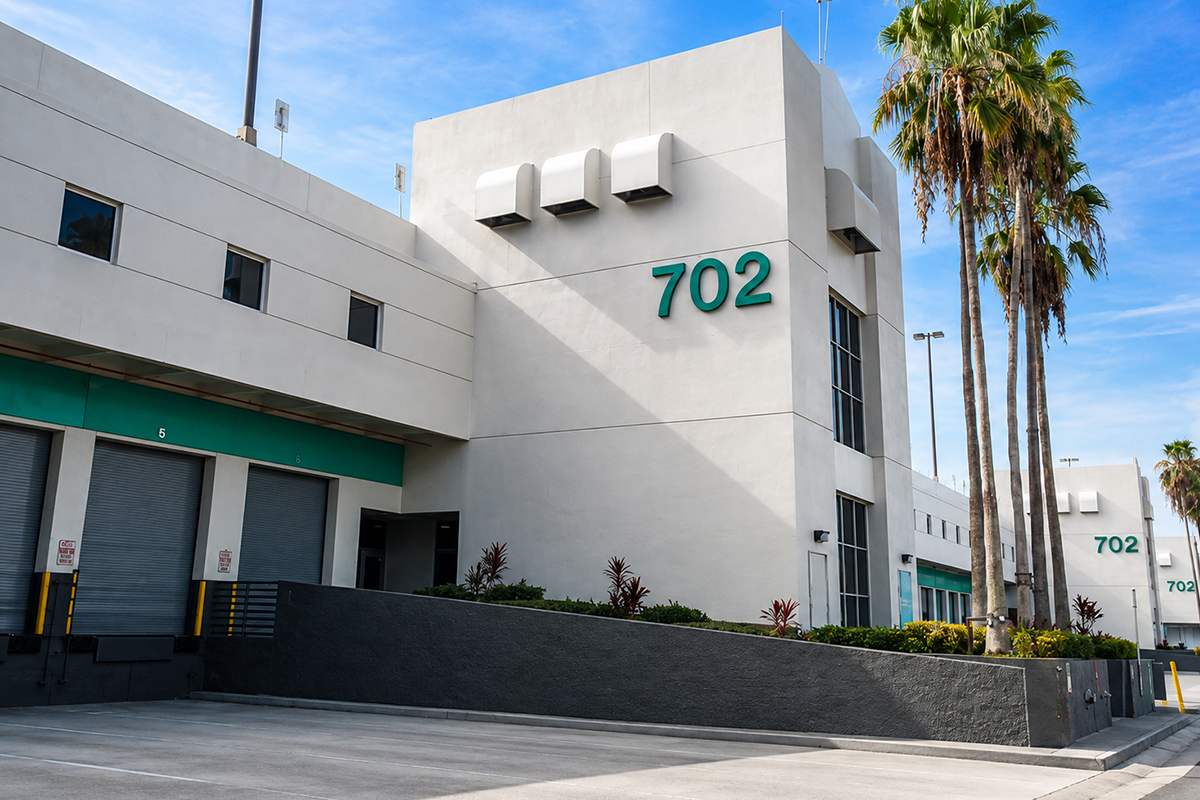 MIA-702-one